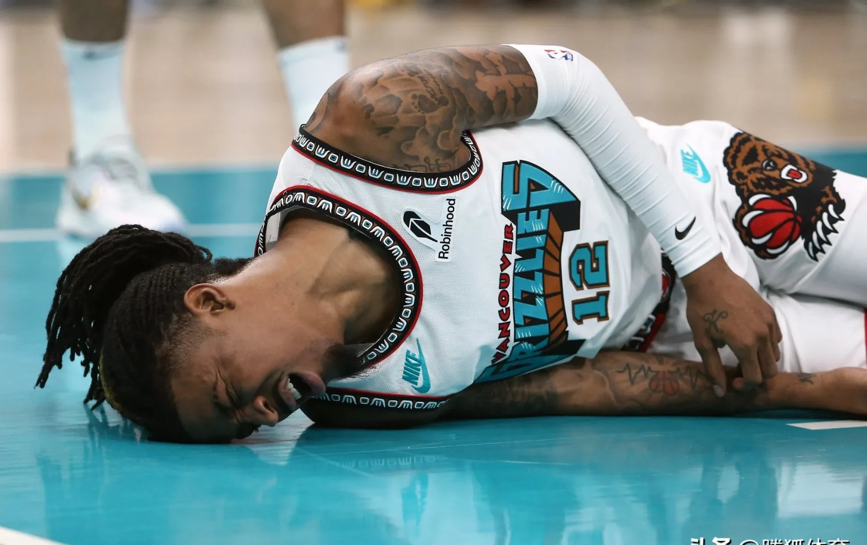 巴塞罗那教练压力巨大！，塔图姆遭遇十五持续失利气势如虹延续