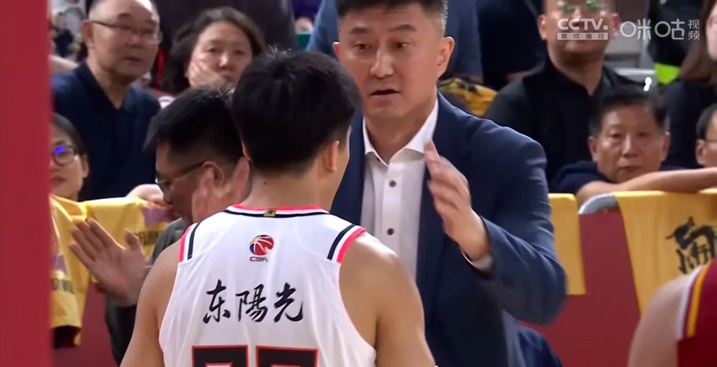 TL观众热烈欢呼！，Scout迎来十二赛季出色发挥引发球迷热议